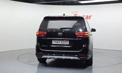 Kia Canival 2019, 111119 км, за 9295.97 USD