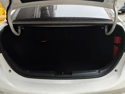Mazda 3 Axela 2019, 51100 км, за 5839.72 USD