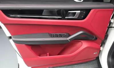 Porsche Cayenne 2023, 34260 км, за 65981.9 USD - фото 24