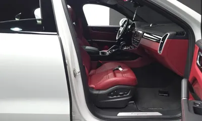 Porsche Cayenne 2023, 34260 км, за 65981.9 USD - фото 26