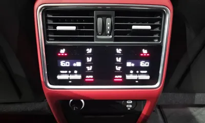 Porsche Cayenne 2023, 34260 км, за 65981.9 USD - фото 30