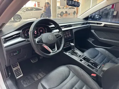 Volkswagen CC 2022, 110500 км, за 16185.68 USD - фото 10