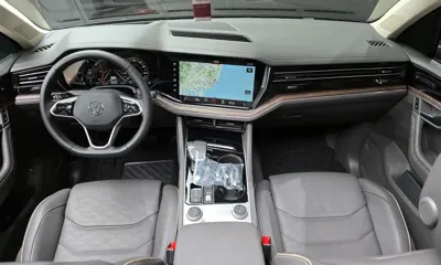 Volkswagen Touareg 2023, 50442 км, за 38874.07 USD - фото 7