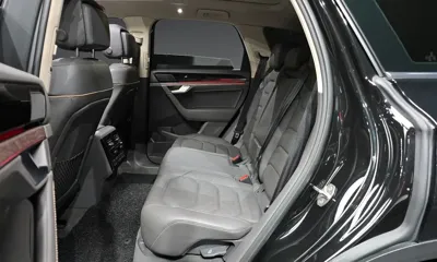 Volkswagen Touareg 2023, 50442 км, за 38874.07 USD - фото 12