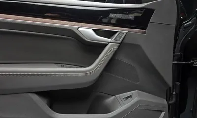 Volkswagen Touareg 2023, 50442 км, за 38874.07 USD - фото 24