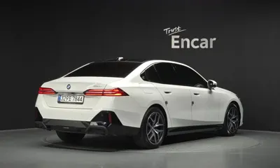 BMW 5-Series 2026, 8079 км, за 43680.88 USD - фото 2