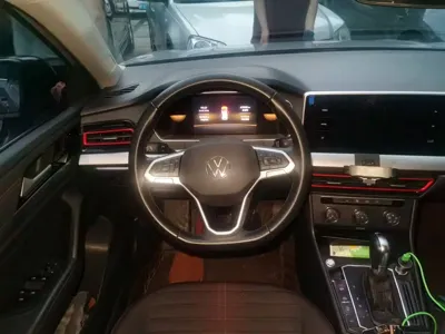 Volkswagen Lavida 2023, 67000 км, за 11861.07 USD