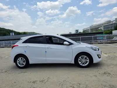 Hyundai i30 2015, 76698 км, за 4271.02 USD