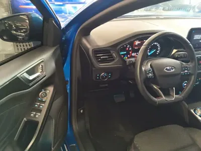 Ford Focus 2019, 63300 км, за 8254.7 USD - фото 16
