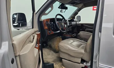 Chevrolet Express Van 2019, 138379 км, за 16187.64 USD - фото 10