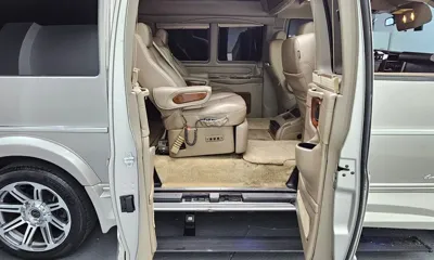Chevrolet Express Van 2019, 138379 км, за 16187.64 USD - фото 12
