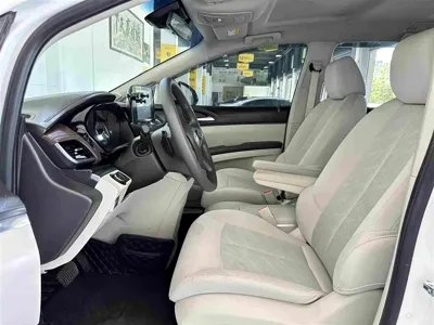 Buick GL8 2023, 65199 км, за 18529.64 USD
