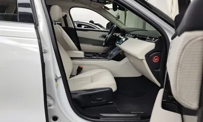 Land Rover Range Rover Velar 2018, 122768 км, за 16451.93 USD - фото 11
