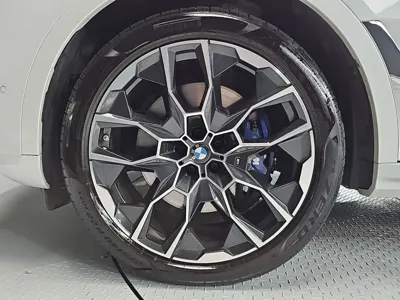BMW X7 2025, 12046 км, за 650061.52 USD