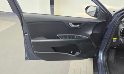 Kia Stonic 2018, 39258 км, за 8196.73 USD - фото 24