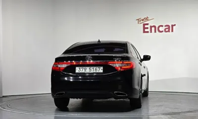 Hyundai Grandeur 2014, 156818 км, за 3073.77 USD