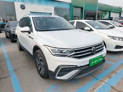 Volkswagen Tiguan L 2024, 81900 км, за 14213.97 USD