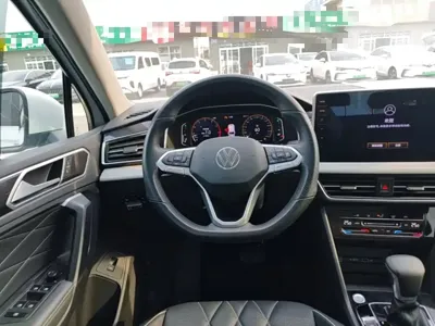 Volkswagen Tiguan L 2024, 81900 км, за 14213.97 USD - фото 11