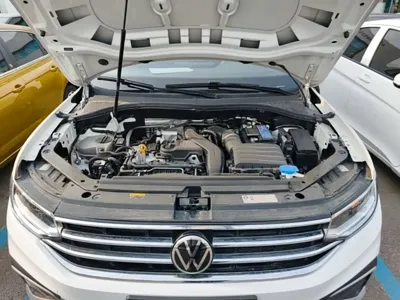Volkswagen Tiguan L 2024, 81900 км, за 14213.97 USD - фото 20