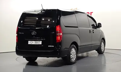 Hyundai Starex 2017, 80648 км, за 7296.42 USD