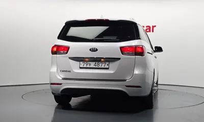 Kia Canival 2015, 166162 км, за 4923.2 USD