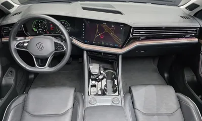 Volkswagen Touareg 2024, 27025 км, за 49511.43 USD - фото 7