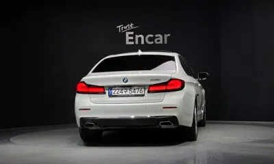 BMW 5-Series 2023, 21179 км, за 32185.4 USD