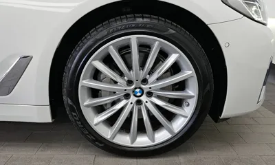 BMW 5-Series 2023, 21179 км, за 32185.4 USD