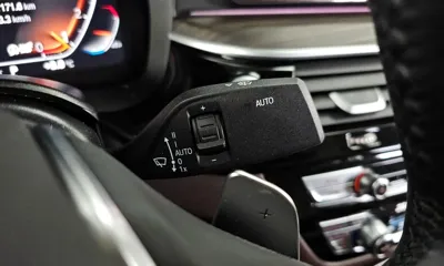 BMW 5-Series 2023, 21179 км, за 32185.4 USD - фото 9