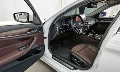 BMW 5-Series 2023, 21179 км, за 32185.4 USD - фото 10