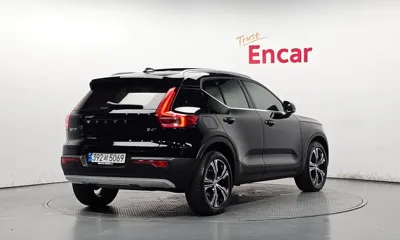 Volvo XC40 2022, 60352 км, за 19824.18 USD