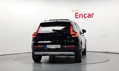 Volvo XC40 2022, 60352 км, за 19824.18 USD
