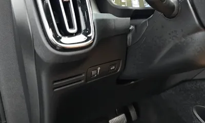 Volvo XC40 2022, 60352 км, за 19824.18 USD - фото 29