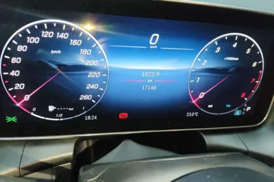 Mercedes-Benz GLC 2025, 17100 км, за 56086 USD - фото 12