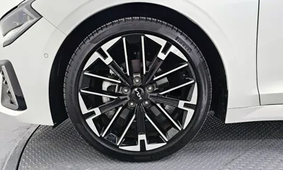 Kia K5 2024, 15547 км, за 18493.56 USD