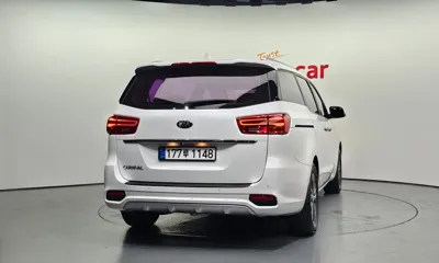 Kia Canival 2019, 151905 км, за 6180.07 USD
