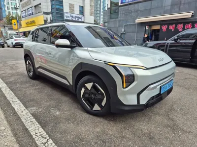 Kia EV3 2025, 2483 км, за 16212.7 USD