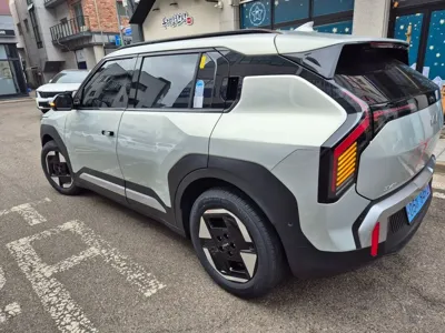 Kia EV3 2025, 2483 км, за 16212.7 USD