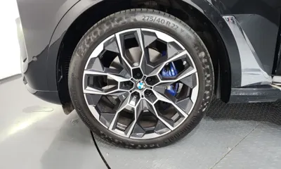 BMW X7 2025, 21468 км, за 89123.16 USD