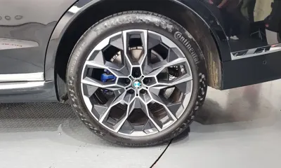 BMW X7 2025, 21468 км, за 89059.32 USD - фото 21