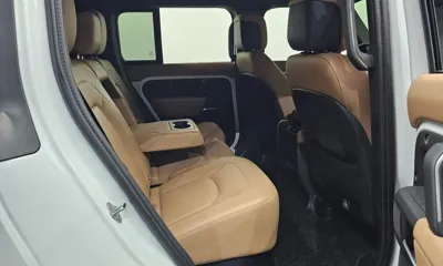 Land Rover Defender 2025, 1428 км, за 64986.22 USD