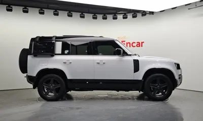 Land Rover Defender 2025, 1428 км, за 64495.15 USD - фото 6
