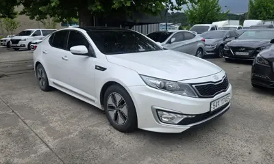 Kia K5 2012, 183509 км, за 2379.25 USD
