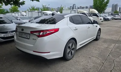 Kia K5 2012, 183509 км, за 2379.25 USD