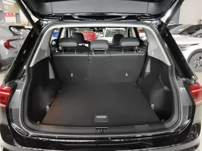 Volkswagen Tiguan L 2022, 39400 км, за 17024.39 USD - фото 19