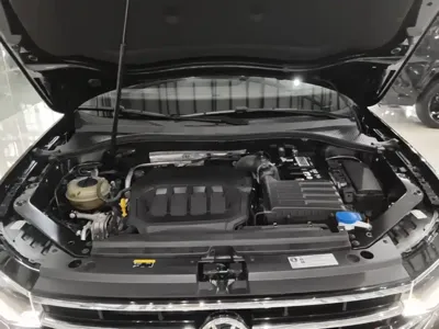 Volkswagen Tiguan L 2022, 39400 км, за 17024.39 USD - фото 20