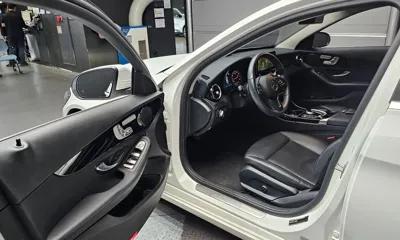 Mercedes-Benz C-Class 2019, 52840 км, за 14267.11 USD - фото 10