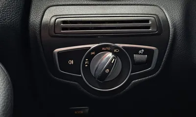 Mercedes-Benz C-Class 2019, 52840 км, за 14267.11 USD - фото 19