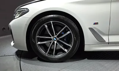 BMW 5-Series 2022, 64663 км, за 24380.57 USD