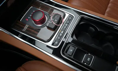 Jaguar XF 2019, 71738 км, за 11655.92 USD - фото 9